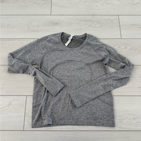 Lululemon Swiftly Tech 2.0 Long Sleeve Waist Length Gray - Picture 3 of 5